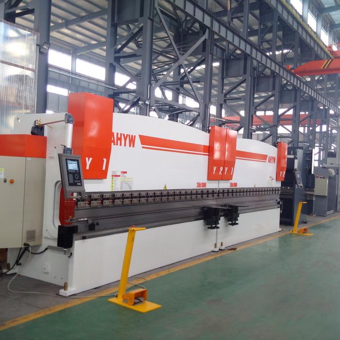 8m CNC Tandem nospiediet bremžu