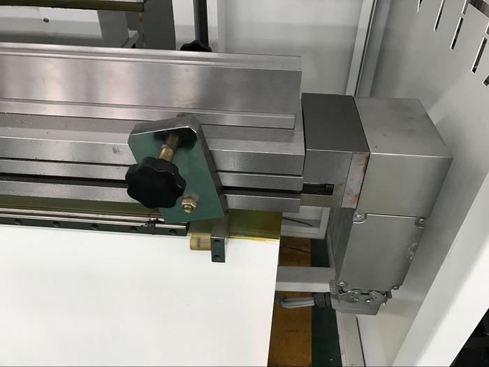 Wila motorised cnc press brake crowning table Yawei 5 axis PBH PBC 220T4M cnc press brake