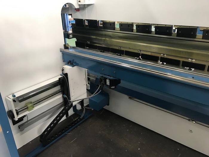 R axis bending back gauge for AHYW Yawei PBH CNC press brakes 5 axis 3m metal bending china factory