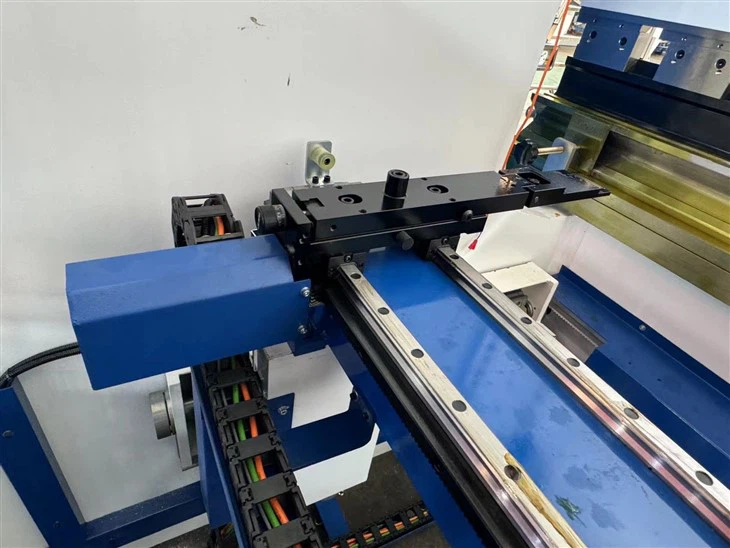 AHYW China Yawei 320T4M CNC Press brake Z AXIS FINGER STOPS